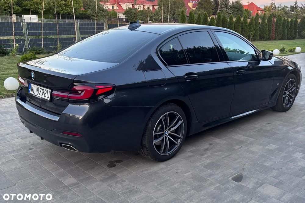 BMW Seria 5 520d xDrive MHEV - 8