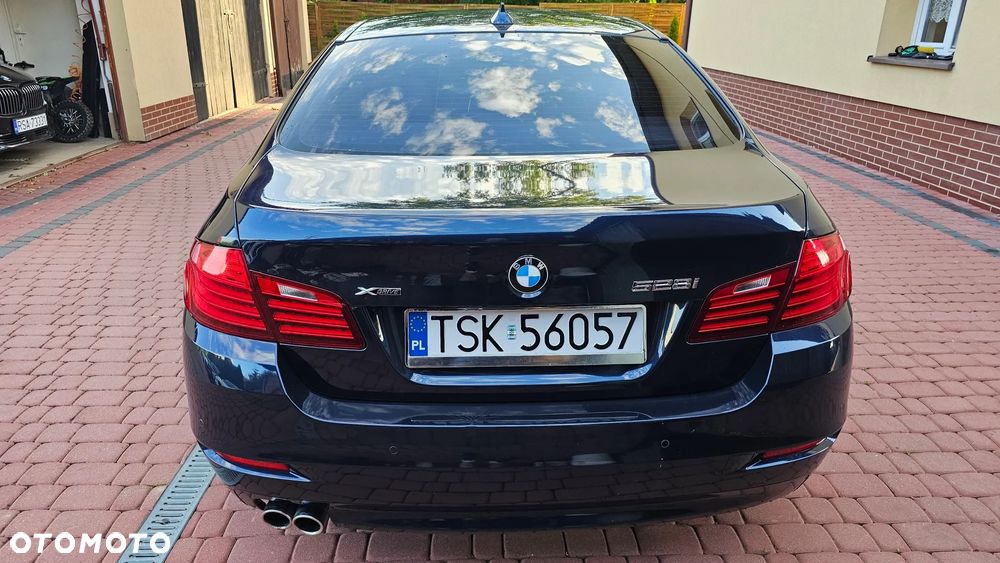 BMW Seria 5 528i xDrive Sport-Aut Luxury Line - 21