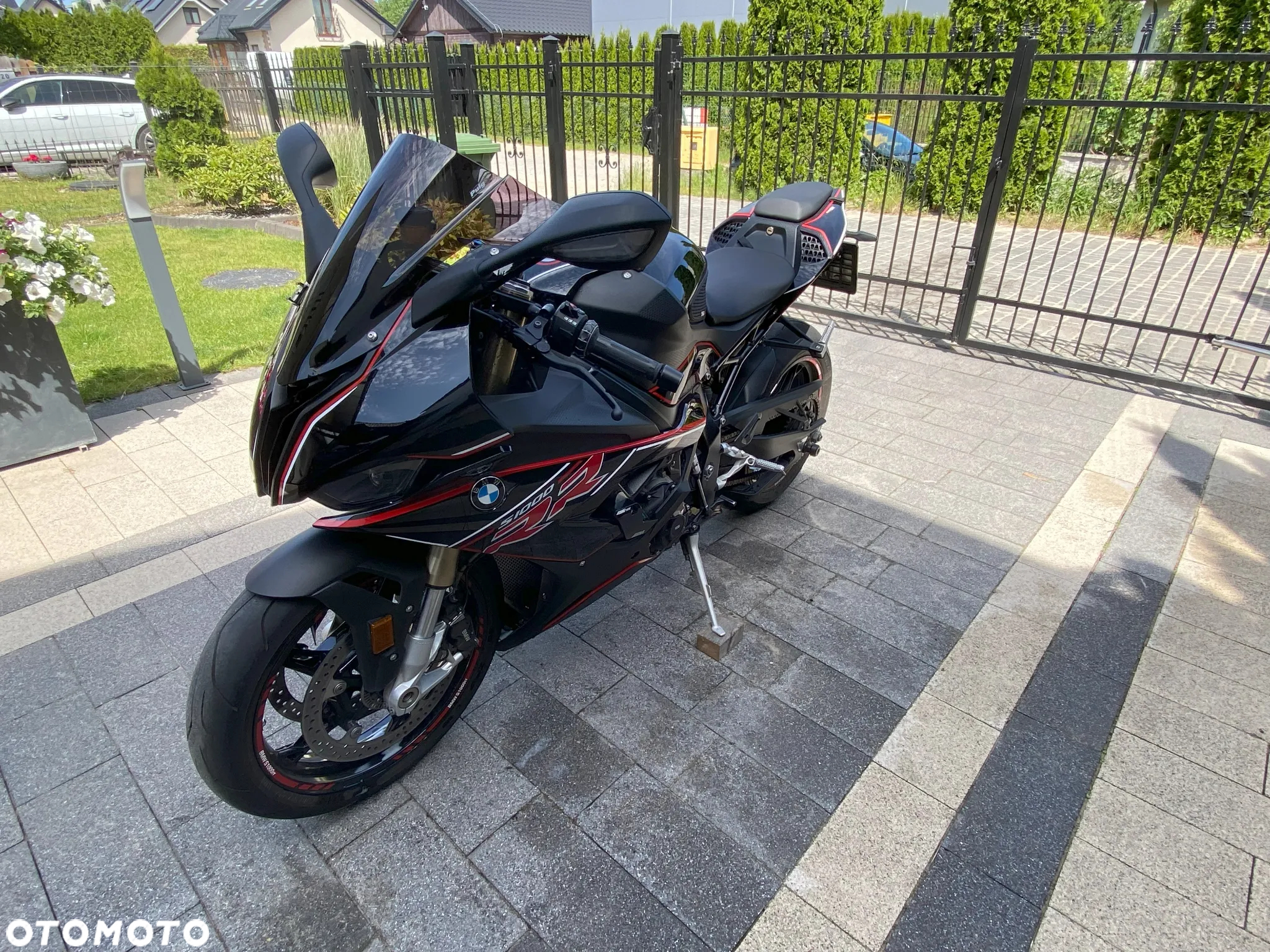 BMW S - 4