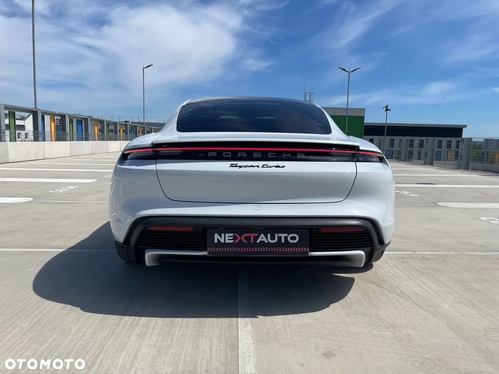 Porsche Taycan Turbo - 6