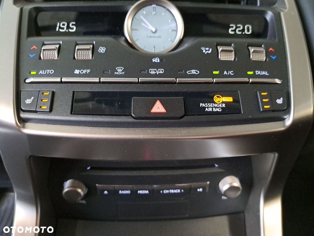 Lexus NX 300h Business Edition AWD - 28