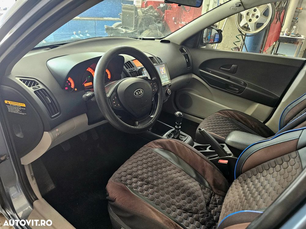 Kia Ceed - 23