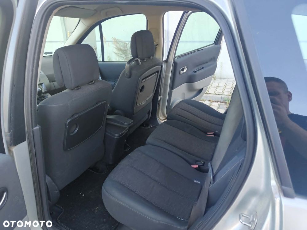 Renault Scenic - 4