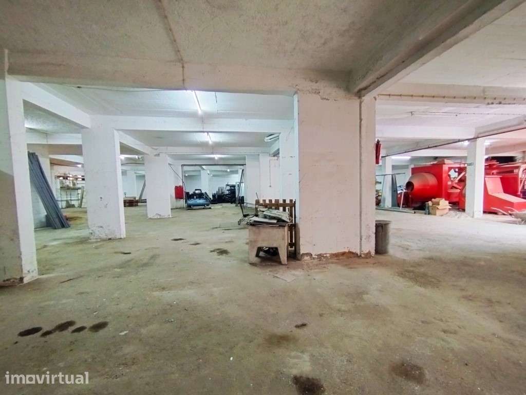 Armazém Industrial em Sintra - Grande imagem: 2/7