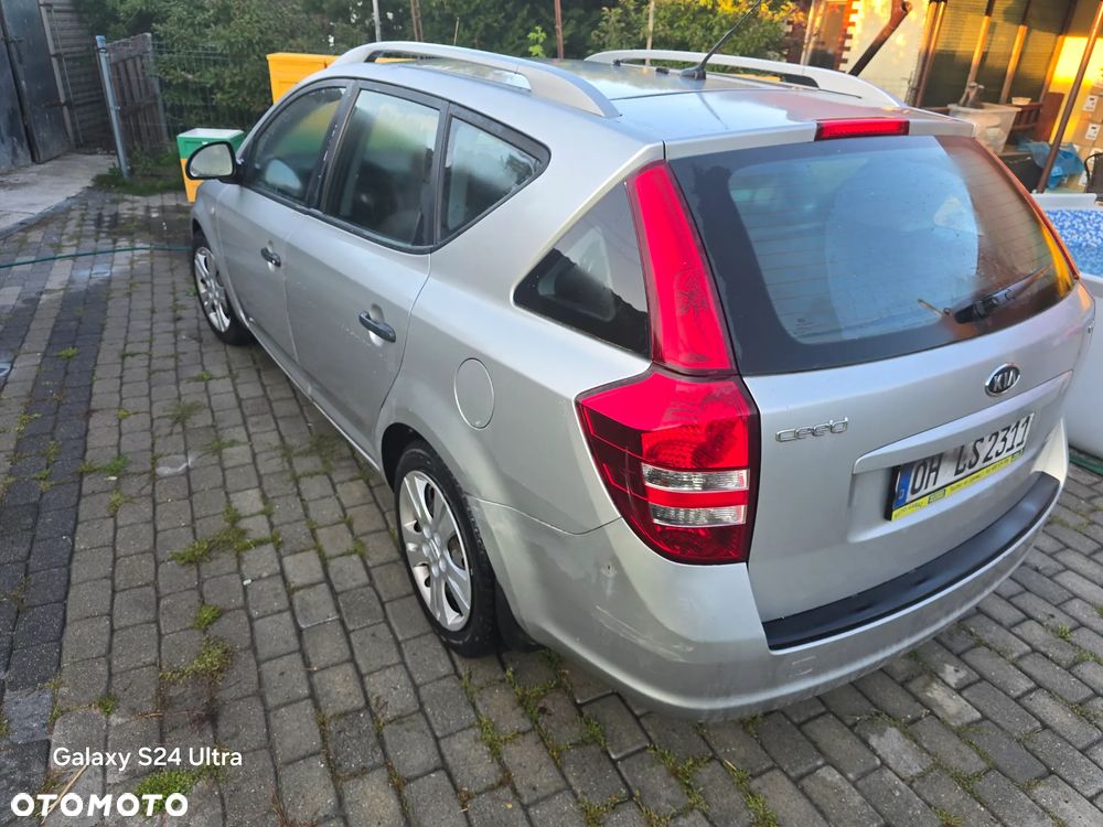 Kia Ceed 2.0 crdi Comfort + - 8