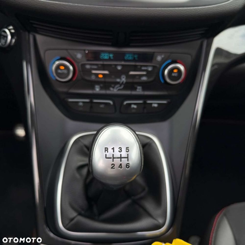 Ford Kuga - 17