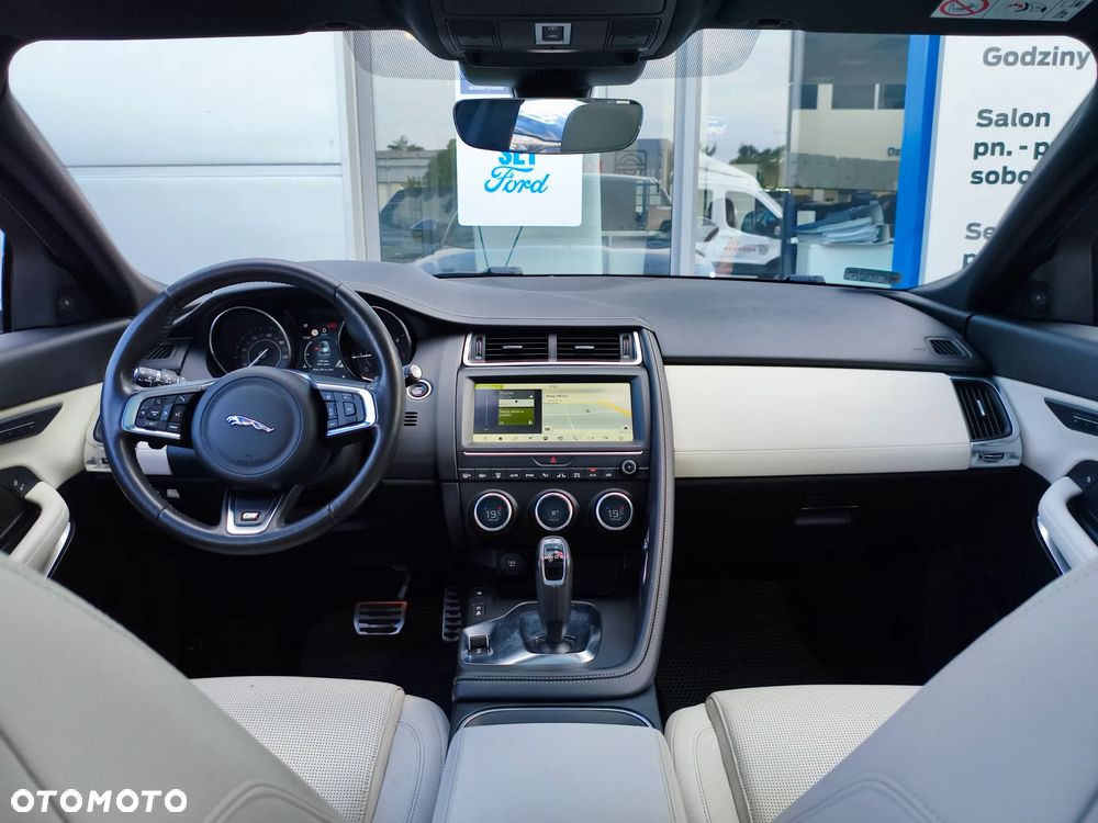 Jaguar E-Pace 2.0 i4D AWD R-Dynamic - 6