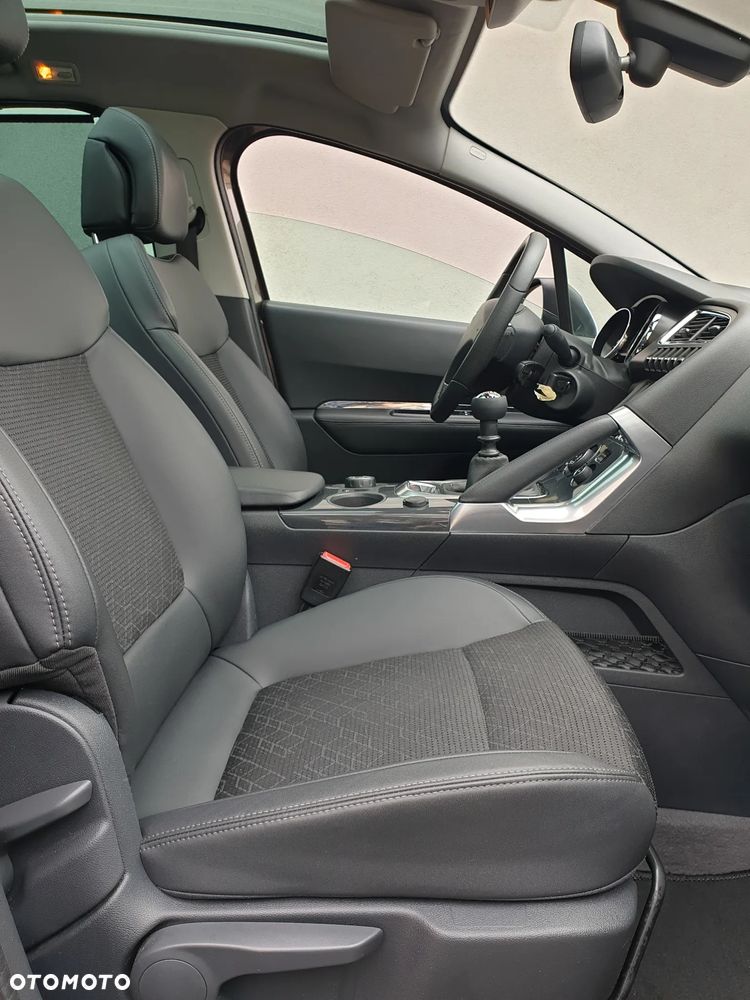 Peugeot 3008 HDi 115 Allure - 30