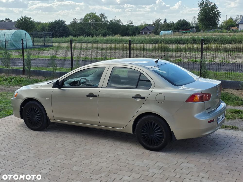 Mitsubishi Lancer 1.5 Inform - 4