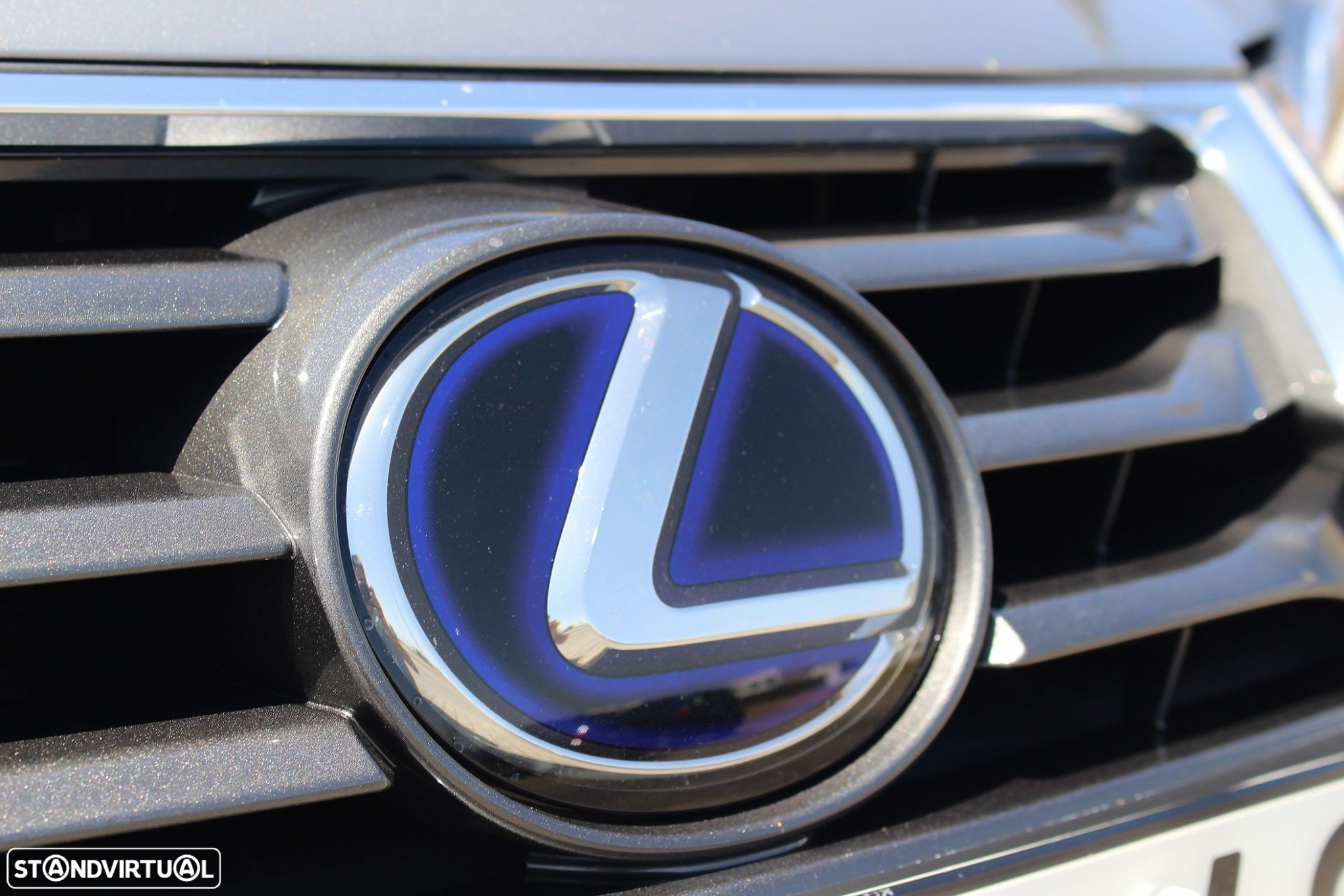 Lexus IS 300H Luxury - 8