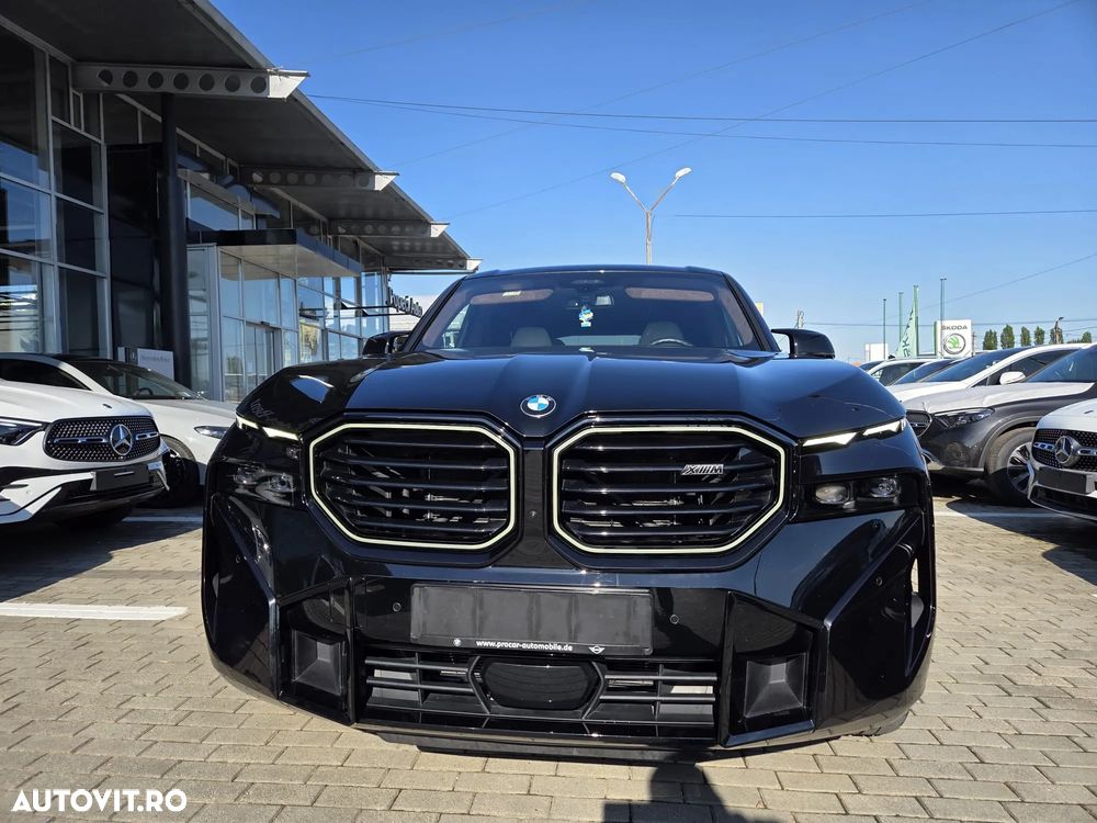 BMW XM - 8