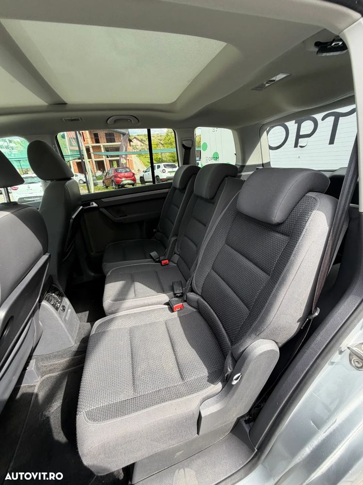 Volkswagen Touran - 14