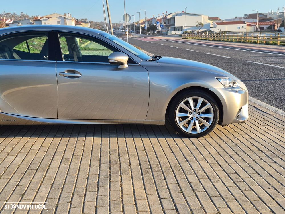 Lexus IS 300H Executive - 13