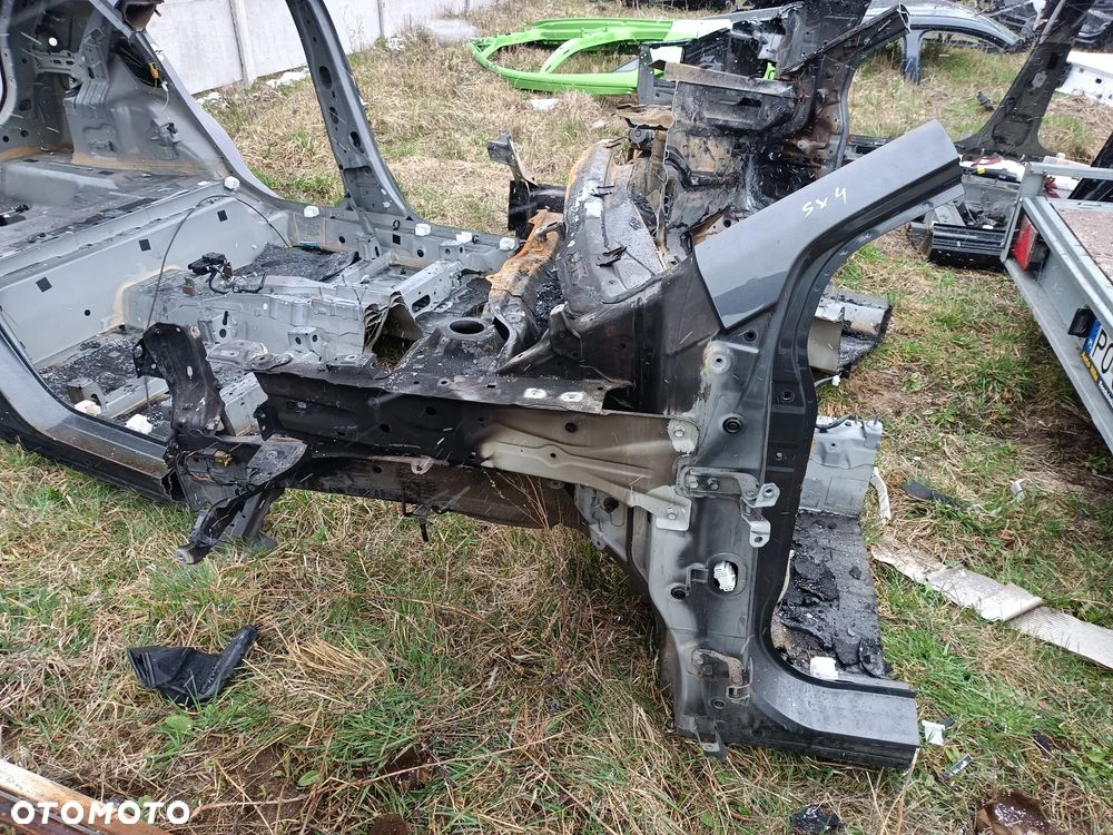 PODŁUŻNICA LEWA SUZUKI SX4 CROSS 2018 ROK - 1