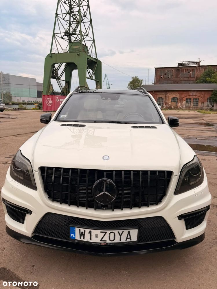 Mercedes-Benz GL 63 AMG - 19
