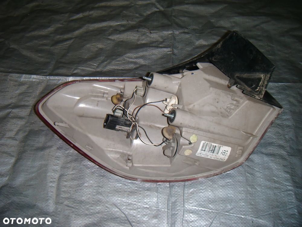 opel astra J kombi 10r lampa prawy tył - 2