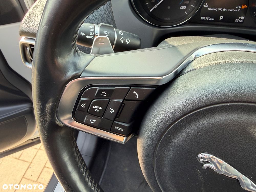 Jaguar F-Pace 2.0 i4D AWD R-Sport - 16