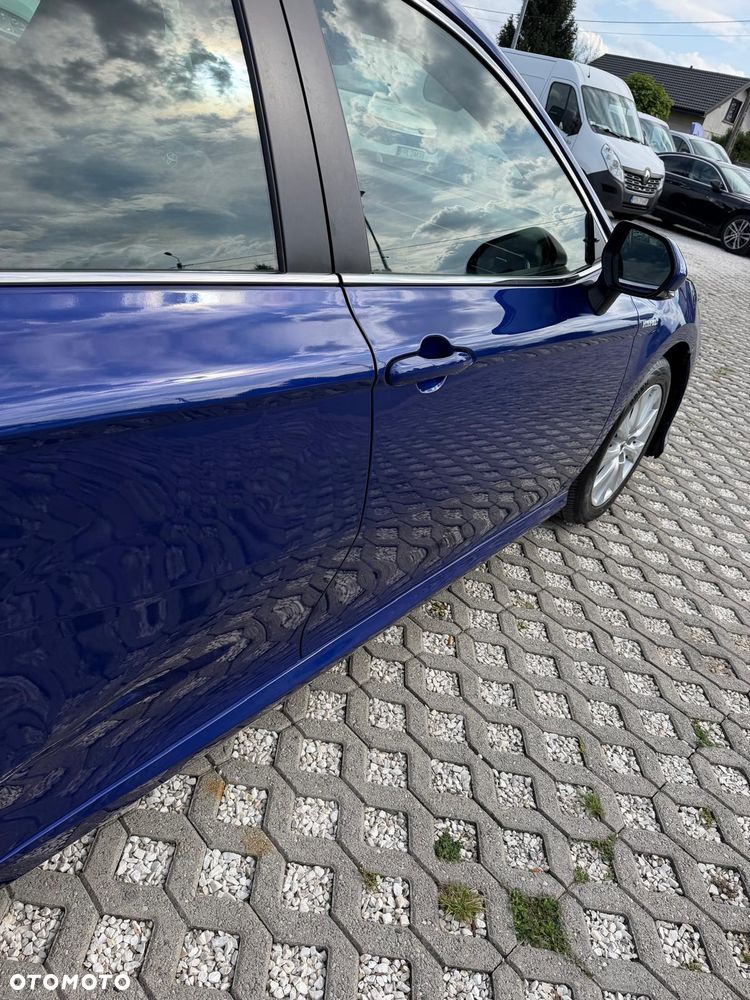 Toyota Camry 2.5 Hybrid Comfort CVT - 22