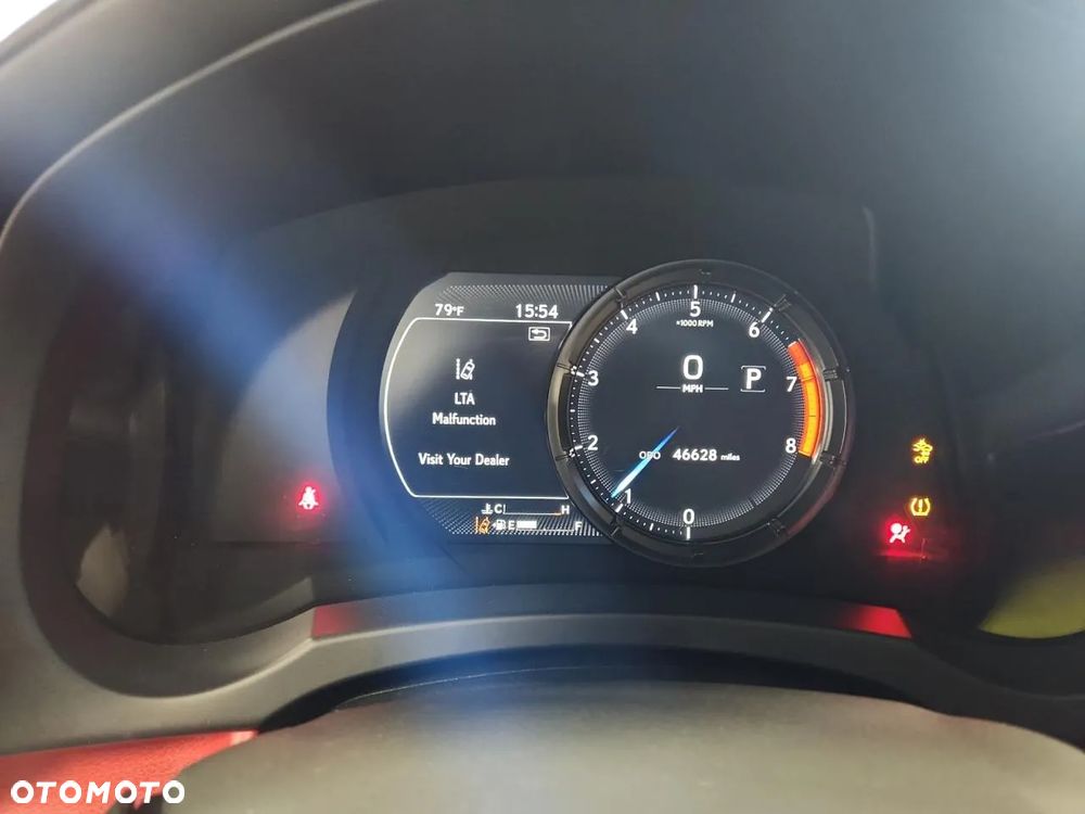 Lexus IS 200t / 300 F Sport - 12