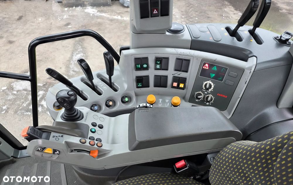 Claas Arion 650 - 10