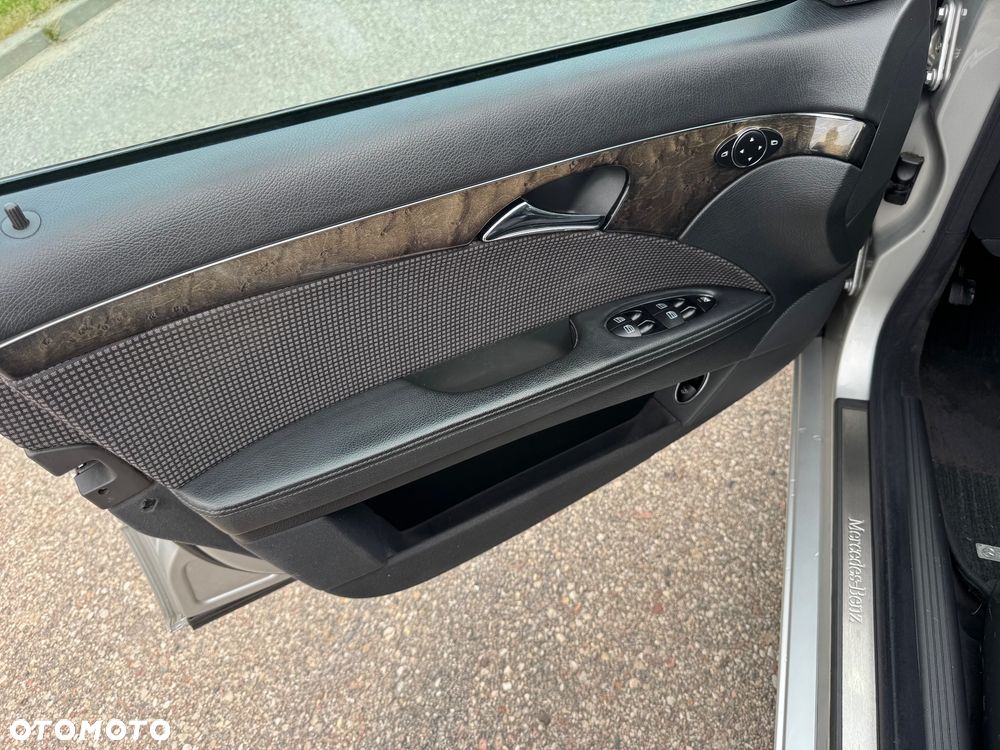 Mercedes-Benz Klasa E 200 Kompressor Automatik Avantgarde Sport Edition - 25