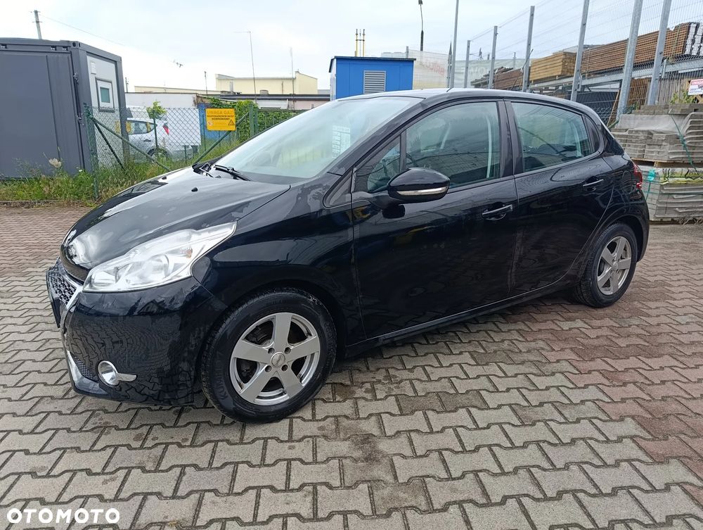 Peugeot 208 82 VTI Allure - 1