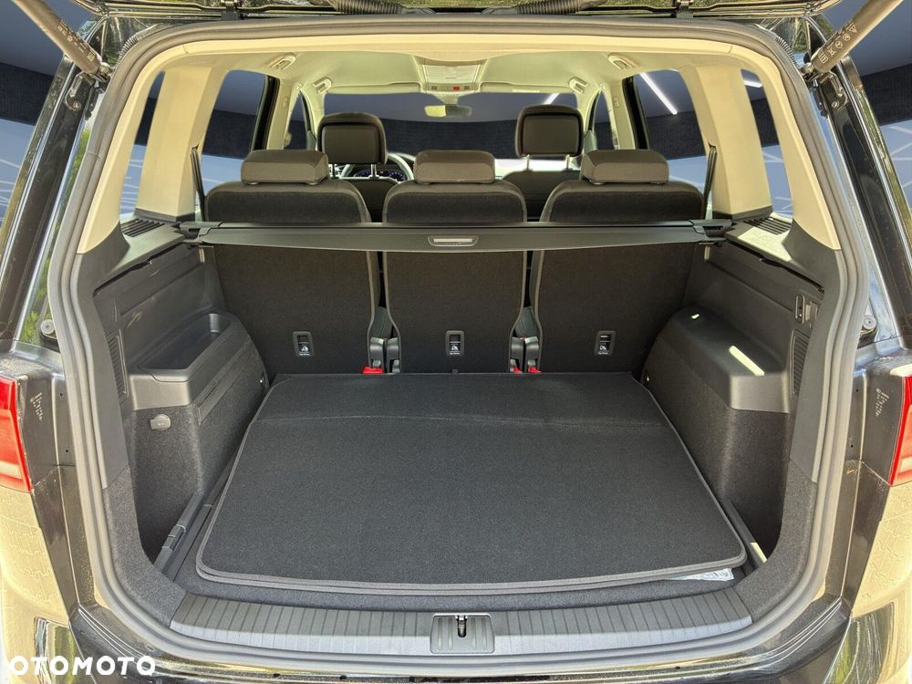Volkswagen Touran - 31