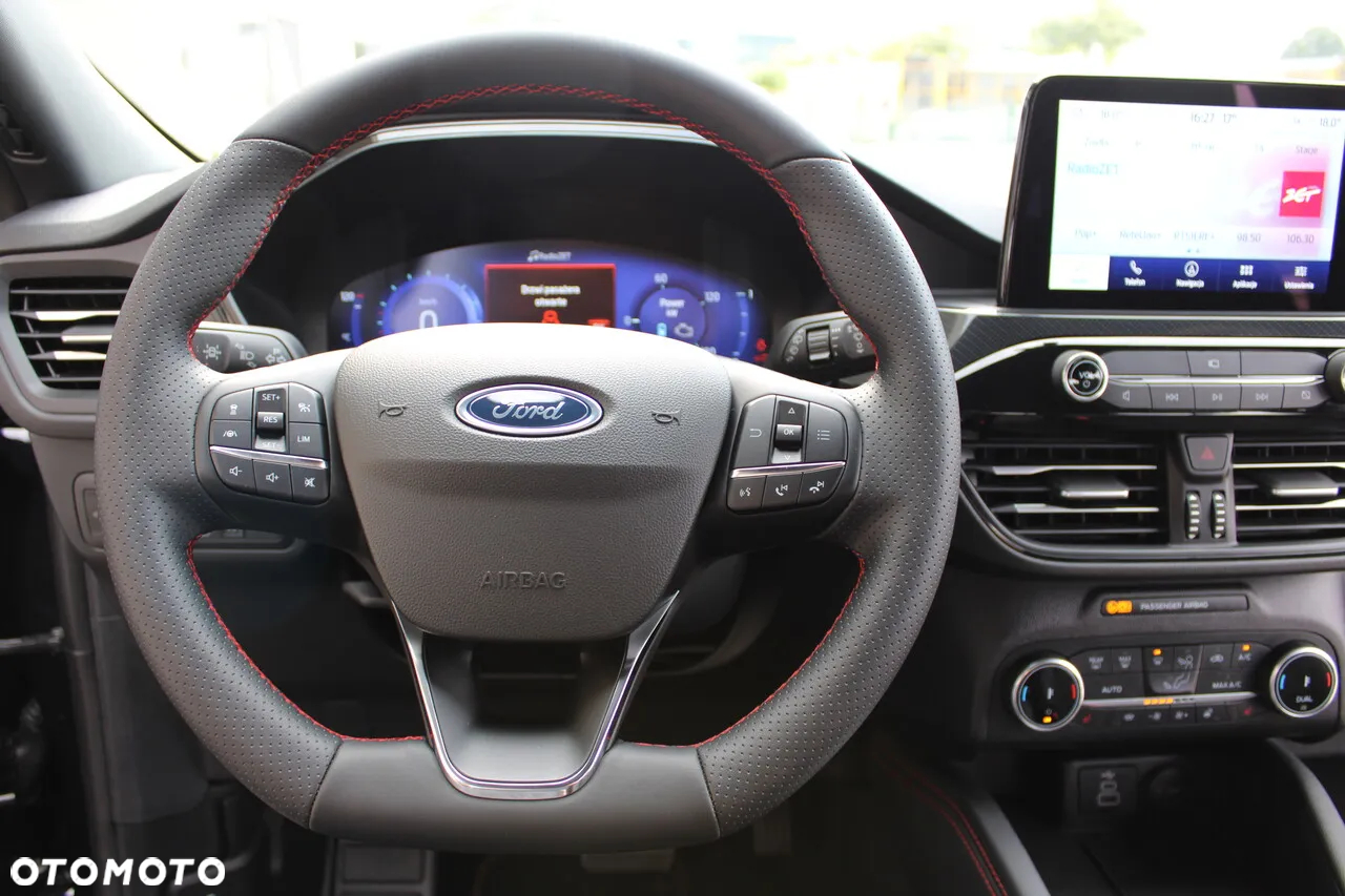 Ford Kuga 2.5 Duratec FHEV 4x4 ST-LINE - 29