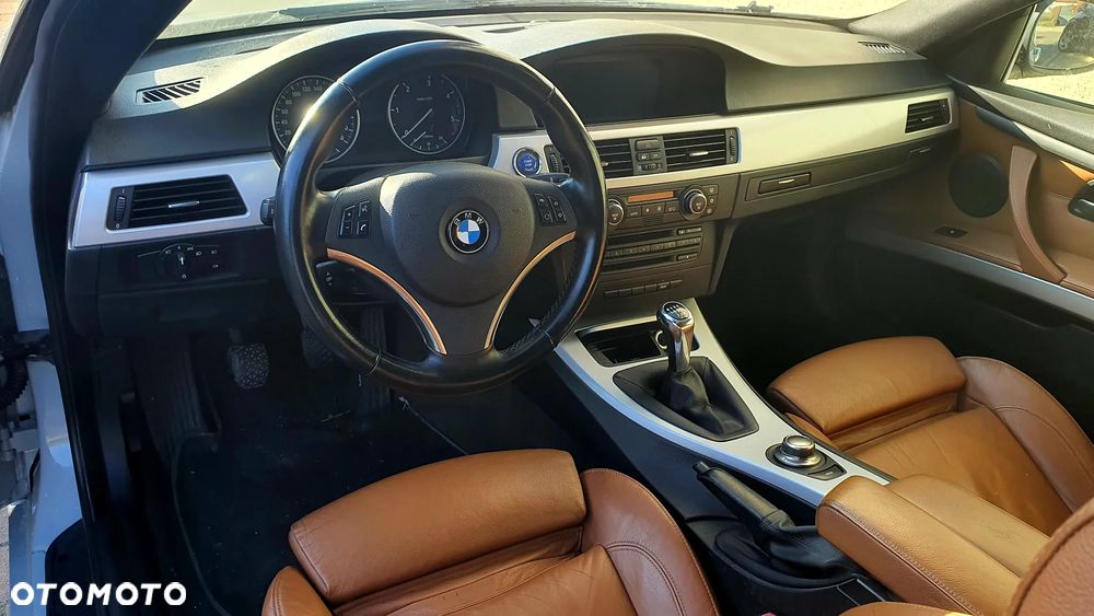 BMW Seria 3 320d M Sport Edition - 8