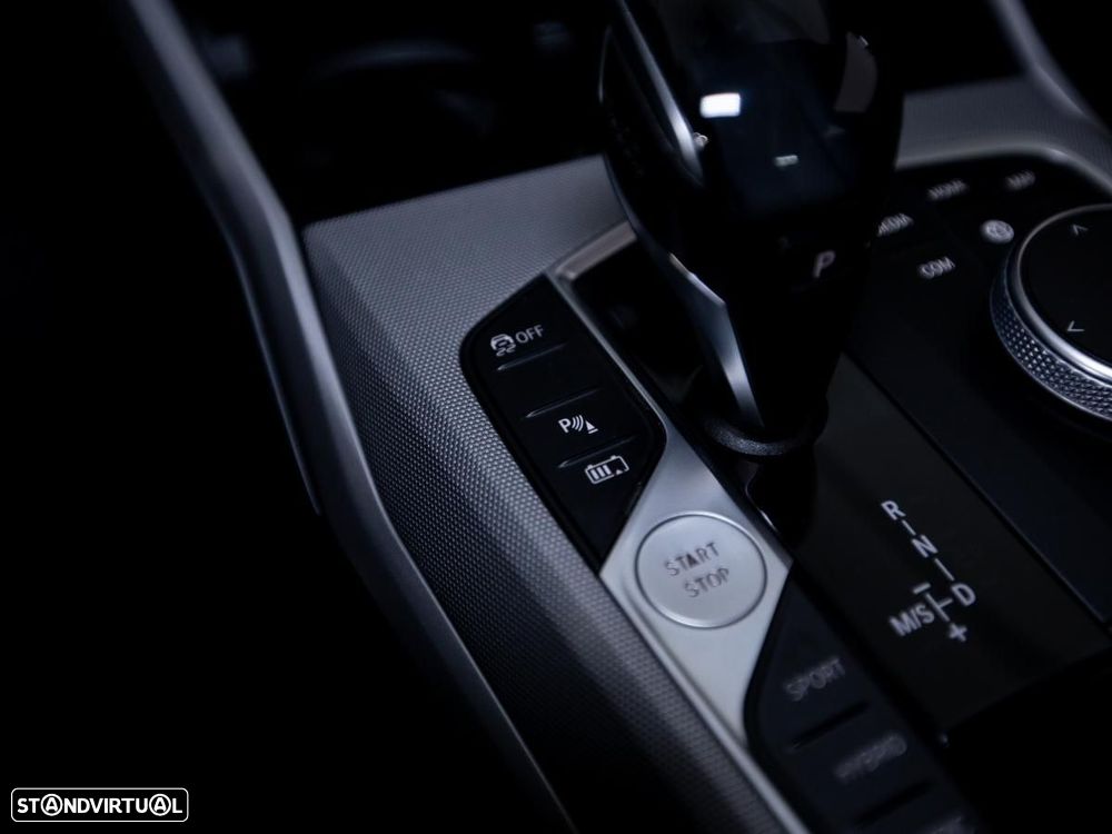 BMW 320 e Touring Corporate Edition Auto - 18