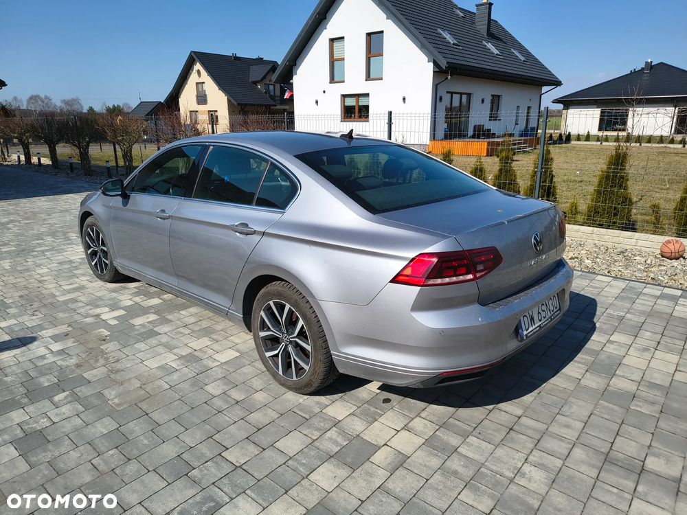 Volkswagen Passat - 2