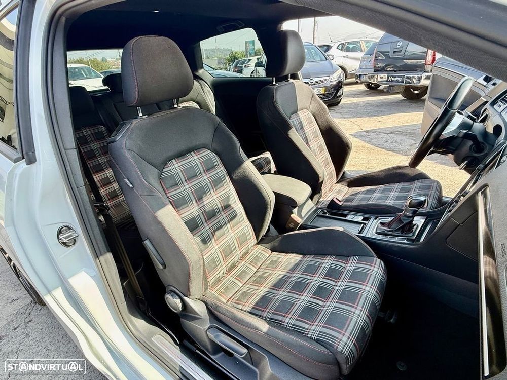 VW Golf 2.0 TSi GTi DSG Performance - 16