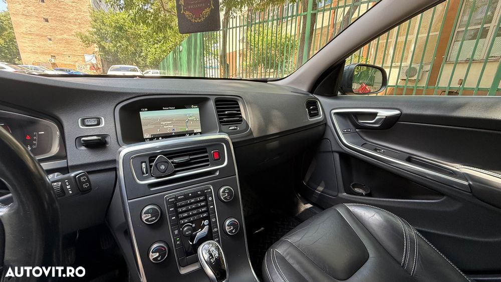 Volvo V60 D4 VEA Start-Stop Momentum - 1