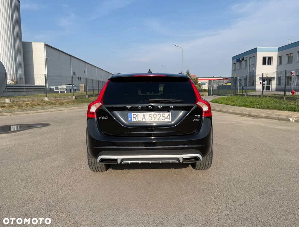 Volvo V60 Cross Country - 27
