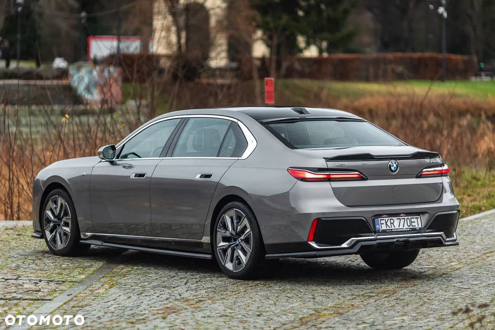 BMW Seria 7 740d xDrive sport - 12