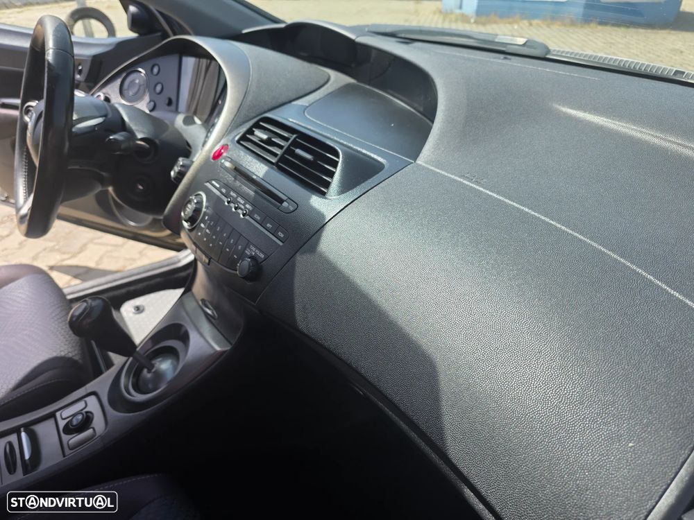 Honda Civic 1.4 i-VTEC Sport Edition - 14