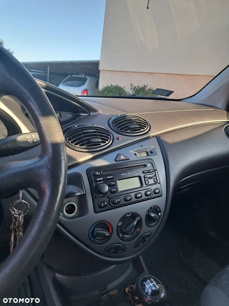 Ford Focus 1.4 Comfort - 14