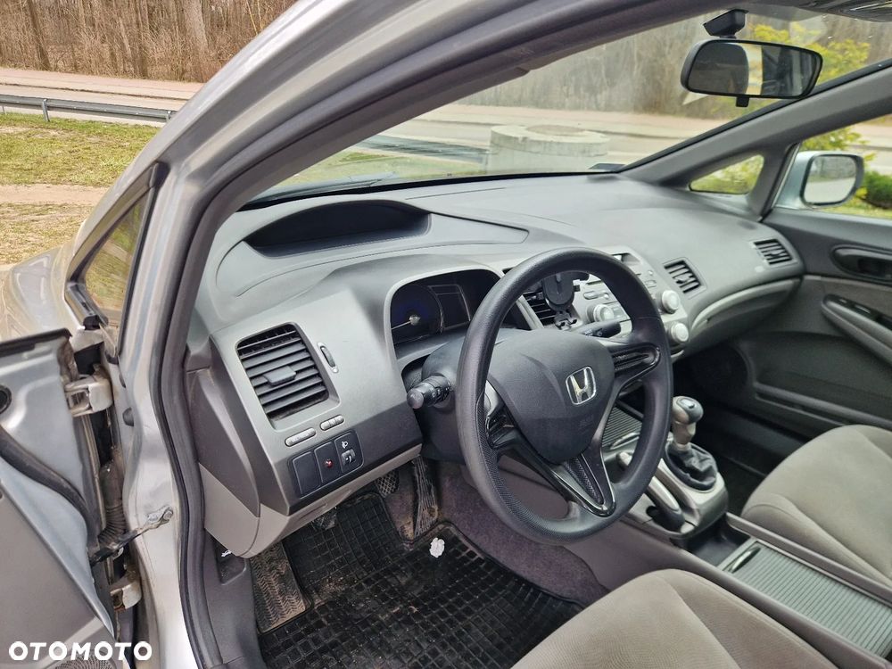 Honda Civic 1.8 Comfort - 12