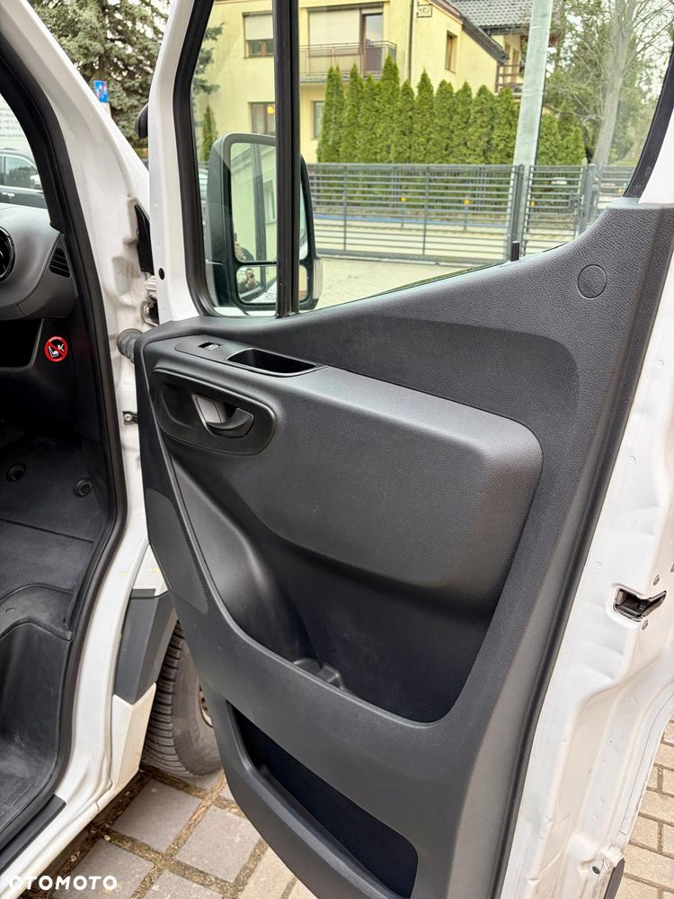 Mercedes-Benz Sprinter - 8