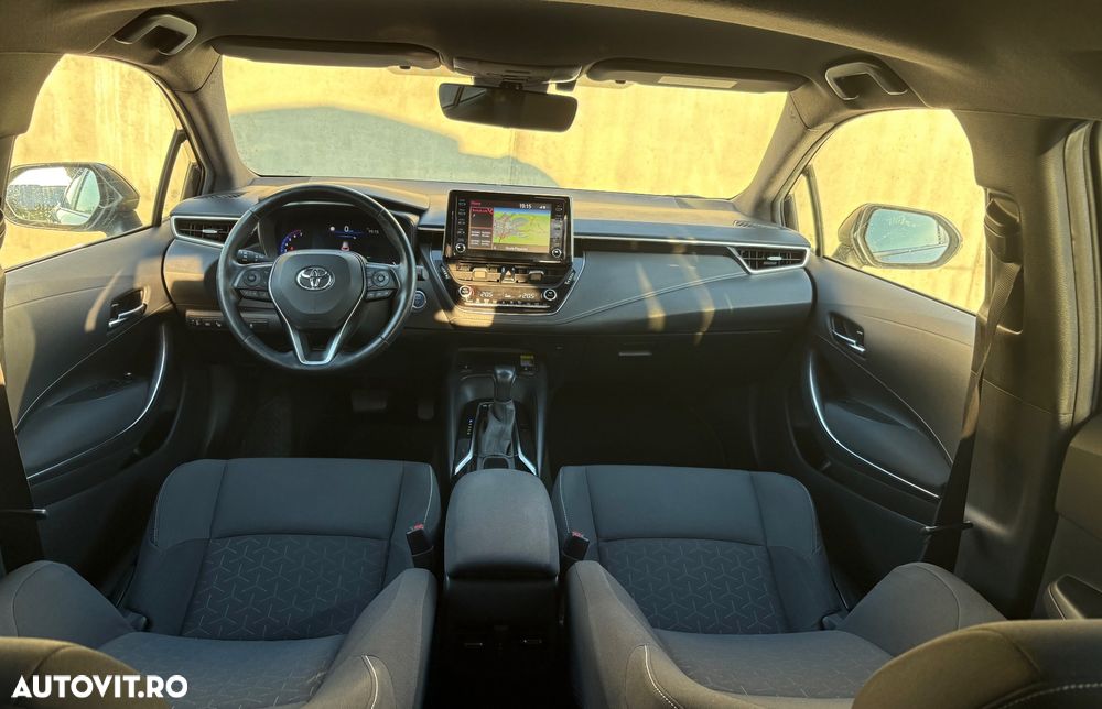 Toyota Corolla 1.8 Hybrid Team Deutschland - 11