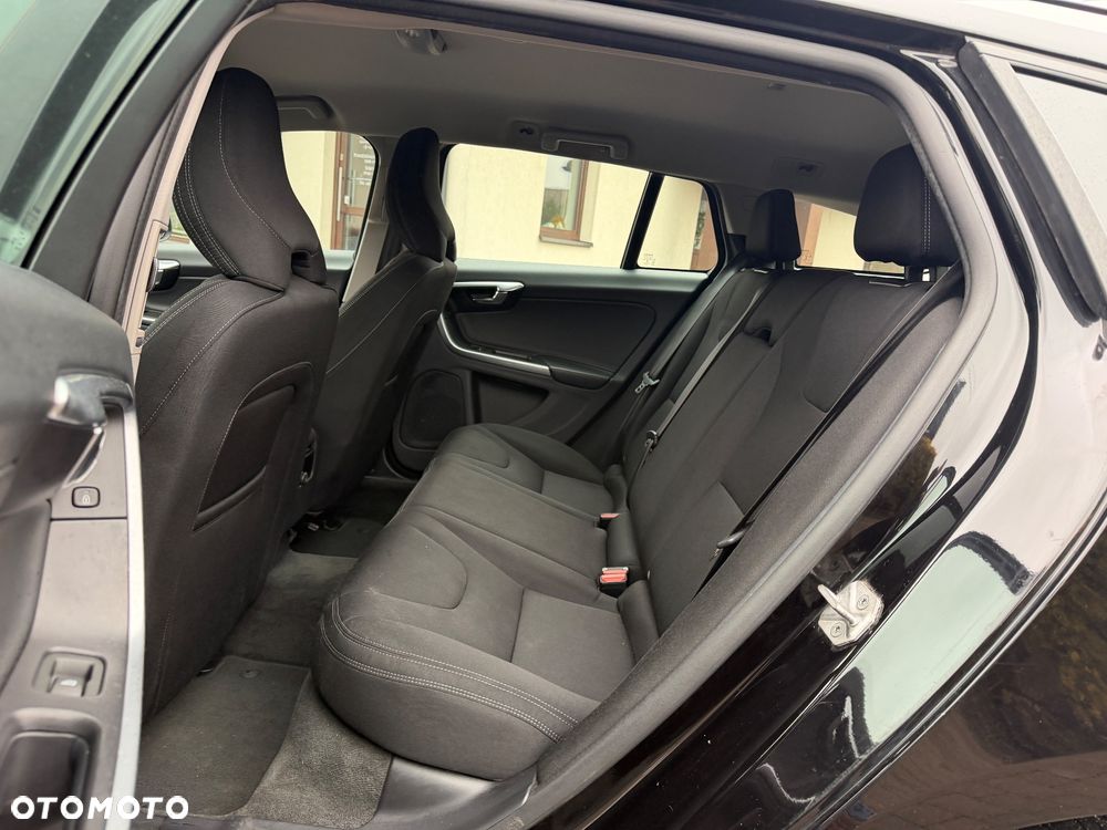 Volvo V60 D3 Summum - 13