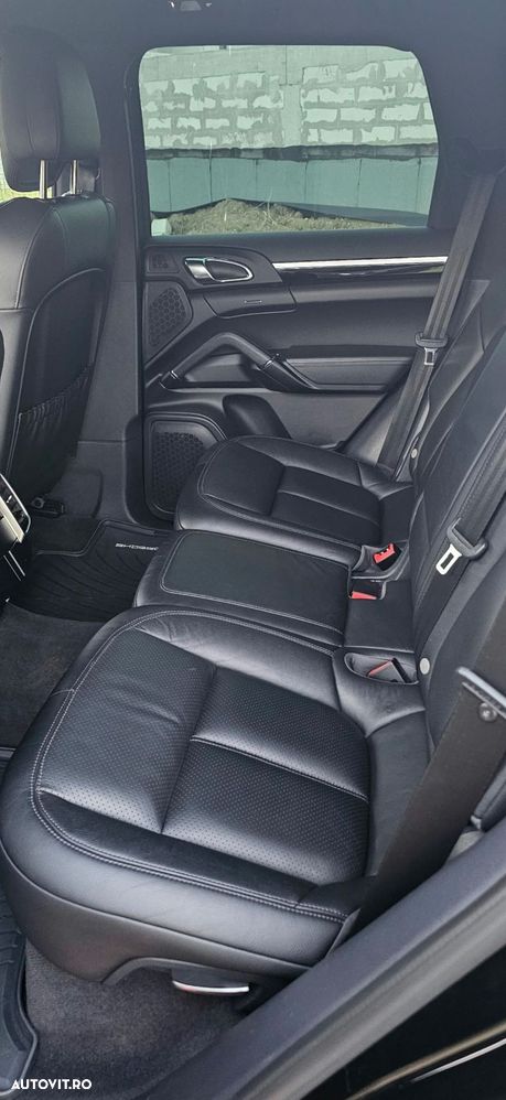 Porsche Cayenne - 8