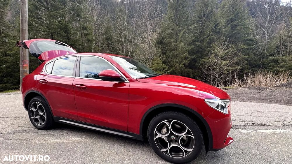 Alfa Romeo Stelvio 2.0 Turbo AWD AT8 Veloce - 32