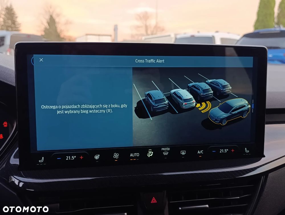 Ford Focus 1.0 EcoBoost mHEV ST-Line X - 30