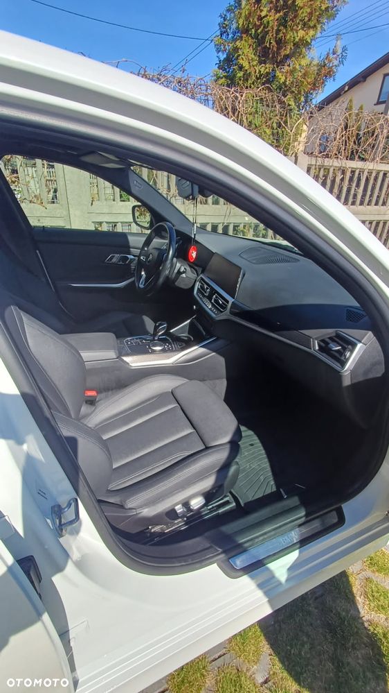 BMW Seria 3 330i xDrive - 7