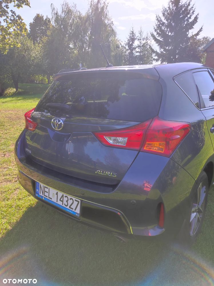 Toyota Auris 1.6 Premium Comfort - 2