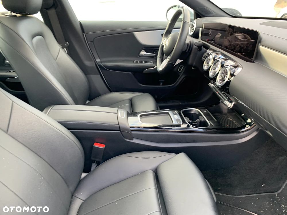 Mercedes-Benz CLA 250 4Matic 8G-DCT Edition Progressive Line - 15