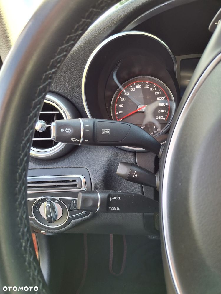 Mercedes-Benz Klasa C 300 7G-TRONIC - 5