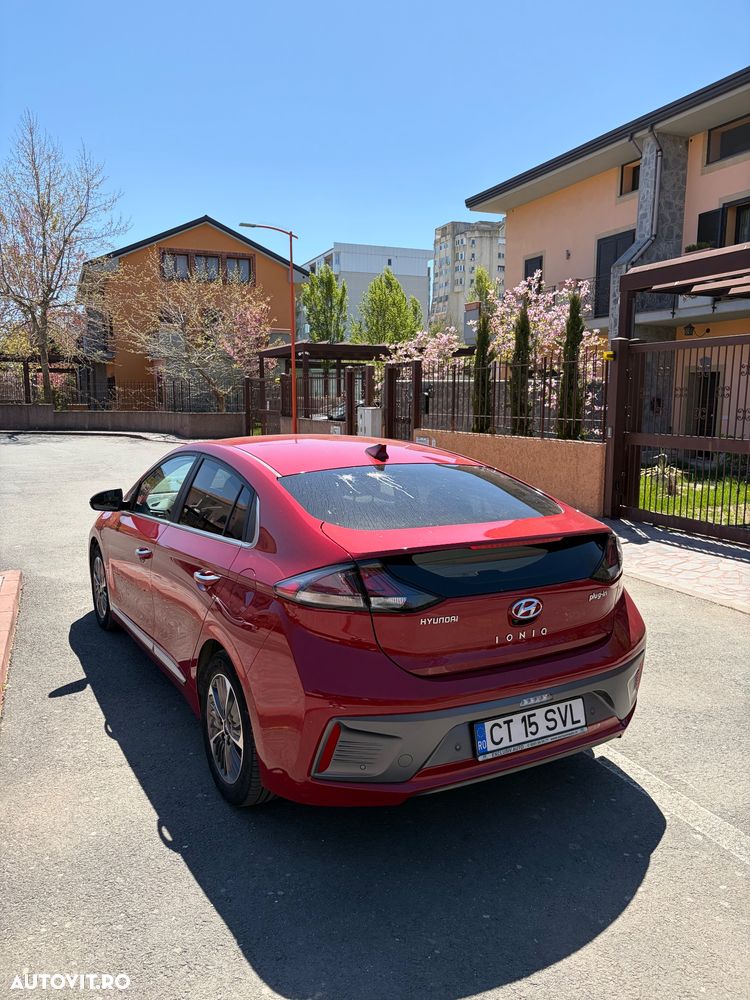 Hyundai IONIQ - 9