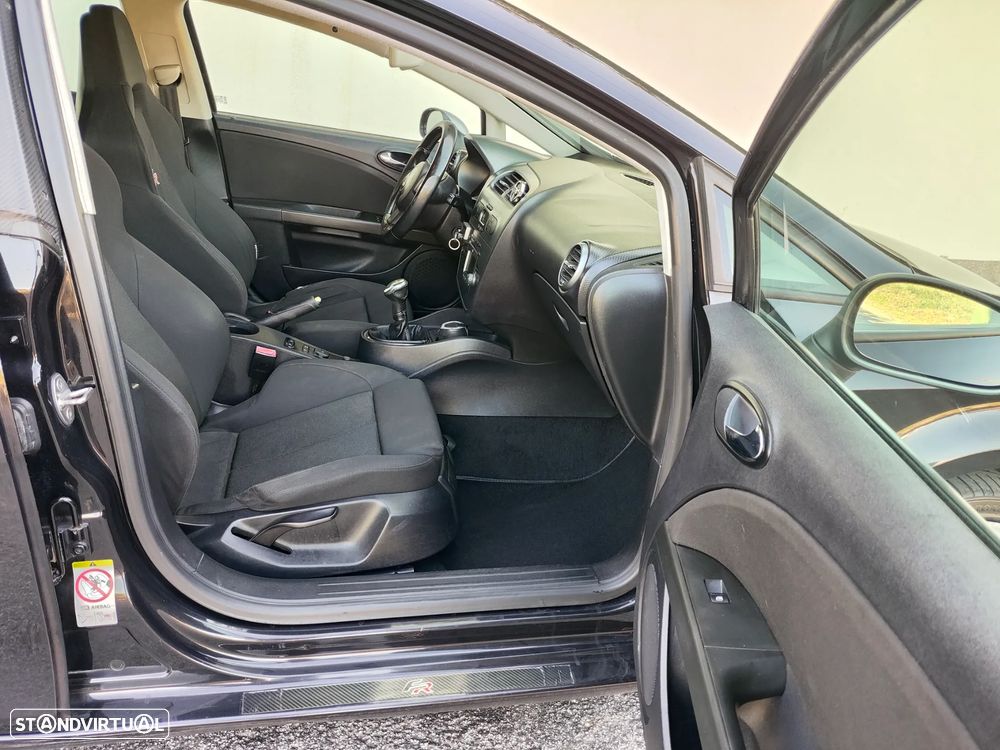 SEAT Leon 2.0 TDI FR 18 Tiago Monteiro - 15